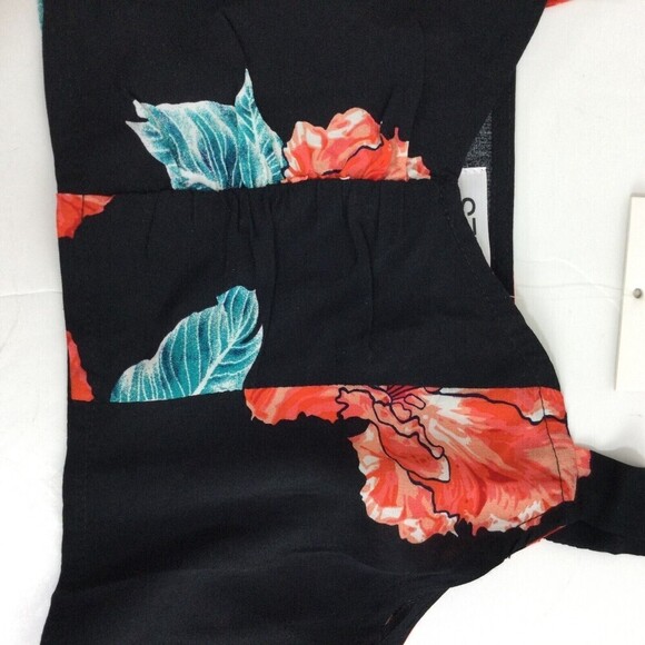Seek the Label Womens Black Red Floral Crop Top Size Small NWT - Picture 3 of 8